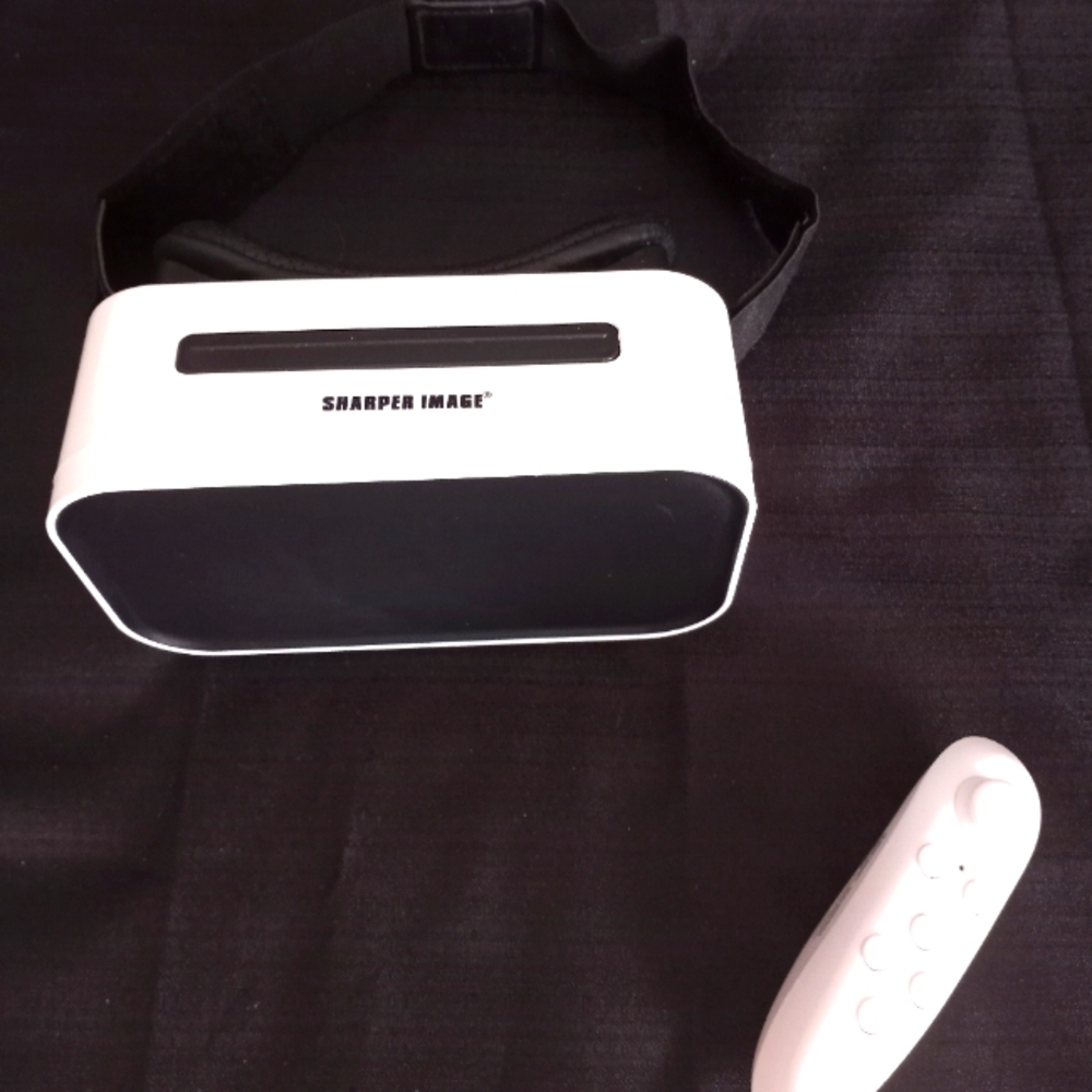 Virtual Reality VR Headset for Smartphone Sharper Image White (2017) Barely Used